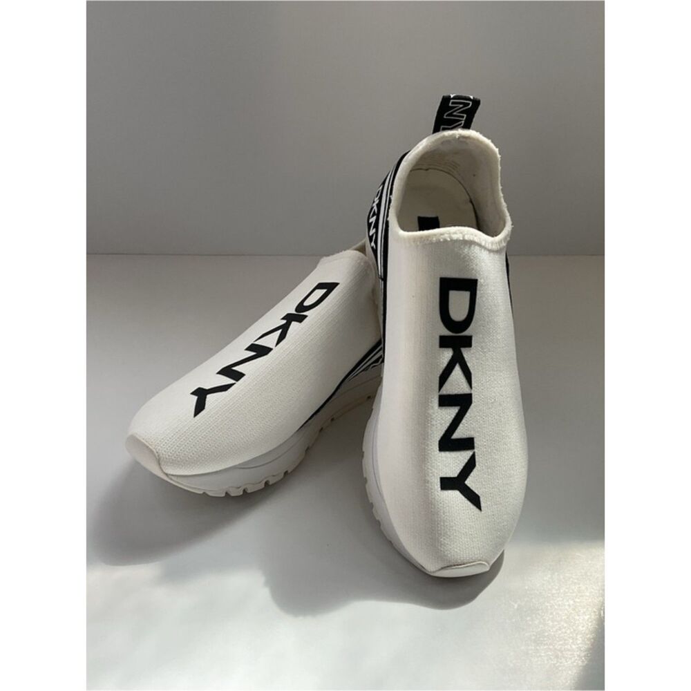 DKNY Abbi Slip On Shoes Womens 7.5 M White Sock Sneakers Knit Logo Tennis Flats